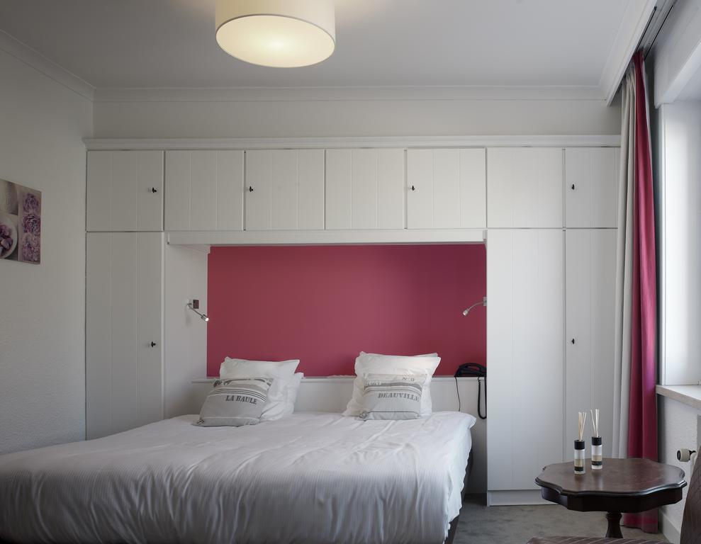 Beach Hotel De Haan Room photo